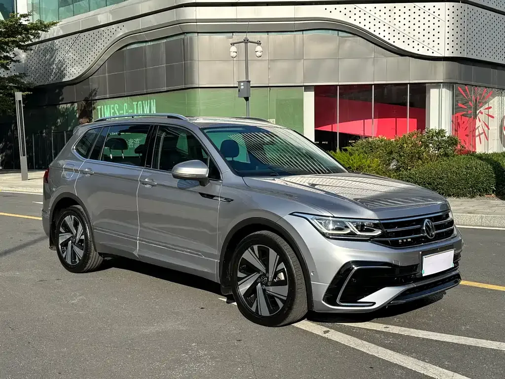 Volkswagen Tiguan L 2023 из CN, фото 3