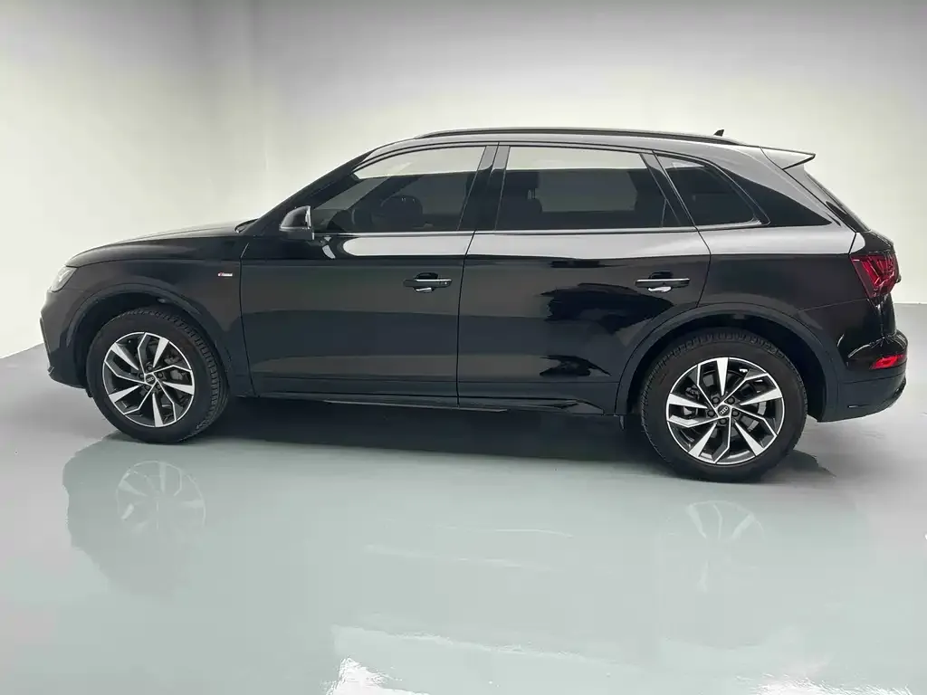 Audi Q5L 2023 из CN, фото 2