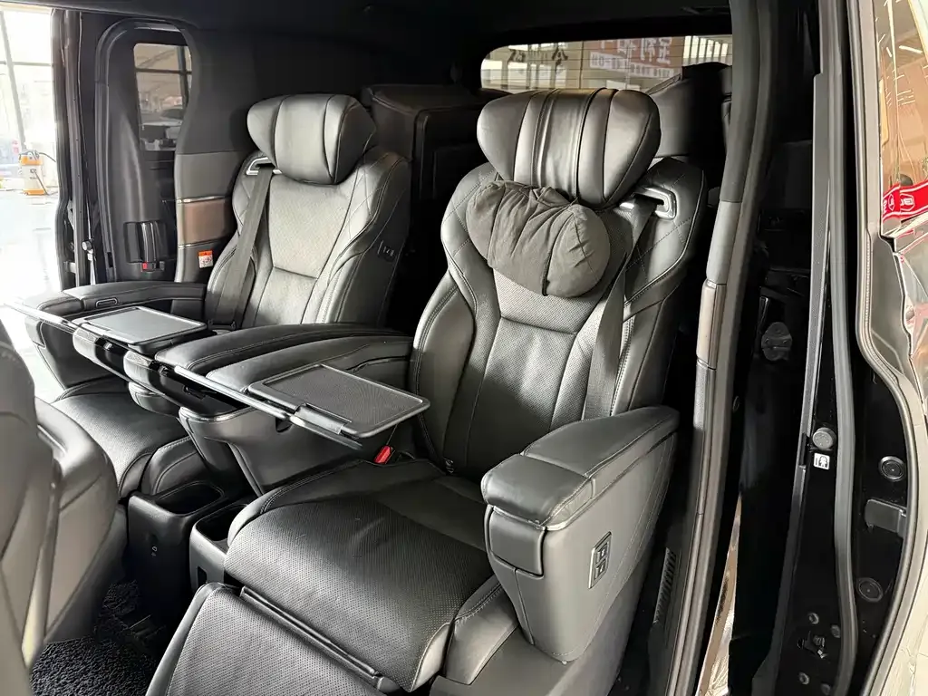 Toyota Alphard 2024 из CN, фото 9