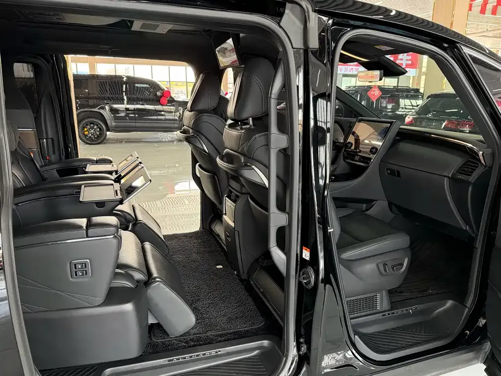 Toyota Alphard 2024 из CN, фото 10