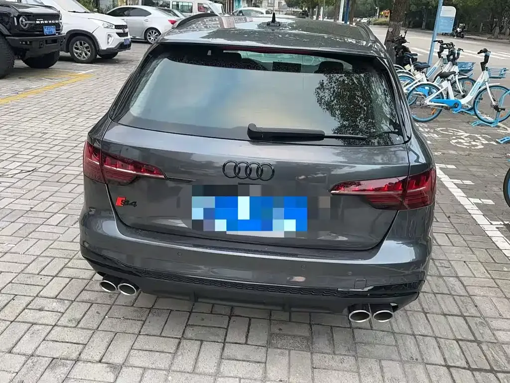 Audi S4 2024 из CN, фото 2