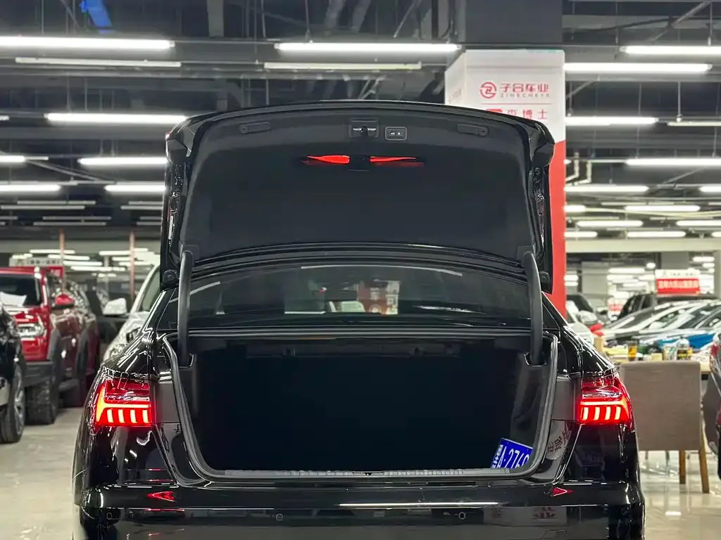 Audi A6L 2022 из CN, фото 4