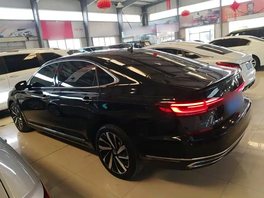 Volkswagen Passat 2023 из CN, фото 10
