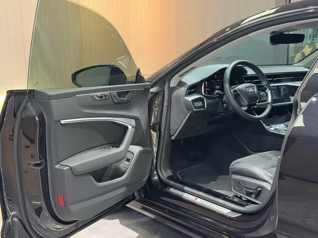 Audi A7L 2024 из CN, фото 6