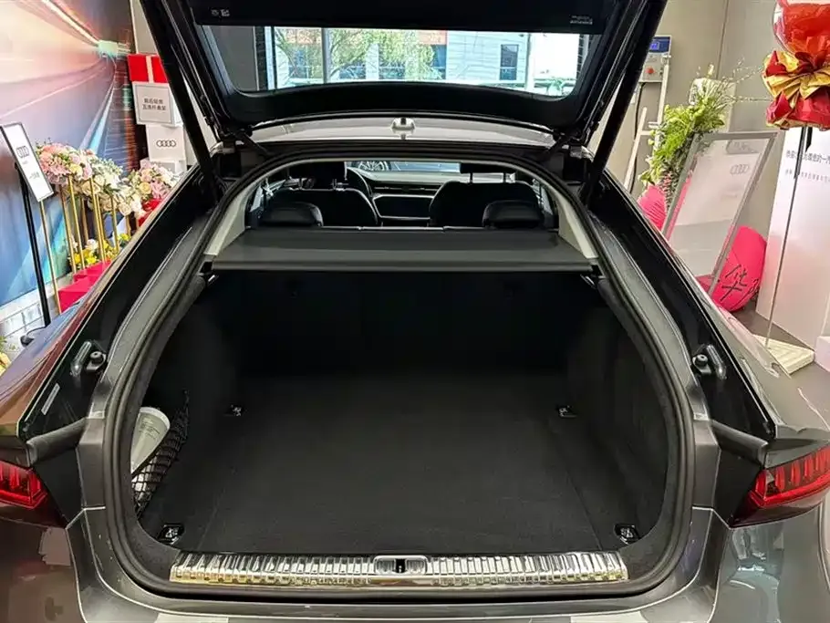 Audi A7 2024 из CN, фото 7