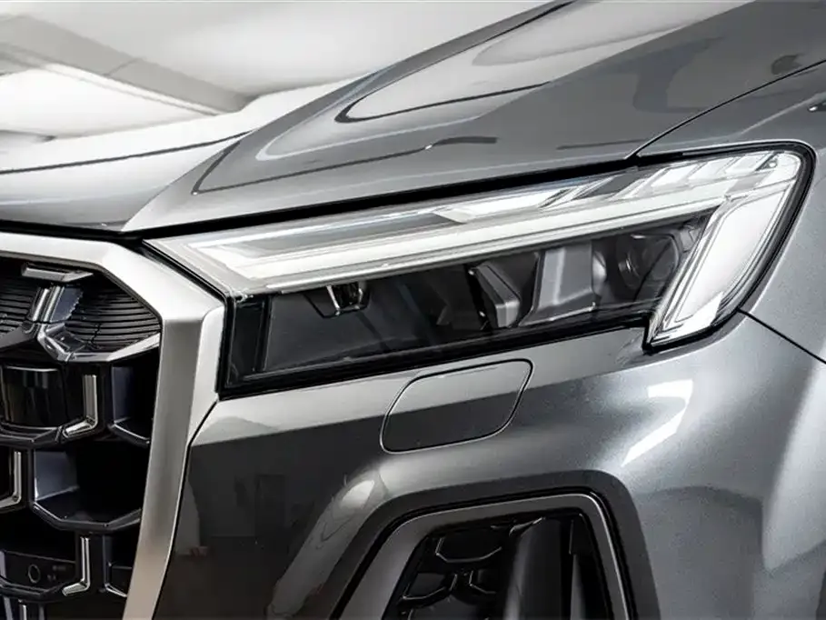 Audi Q7 2024 из CN, фото 10