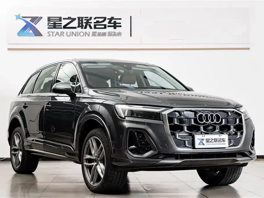 Audi Q7 2024 из CN, фото 7