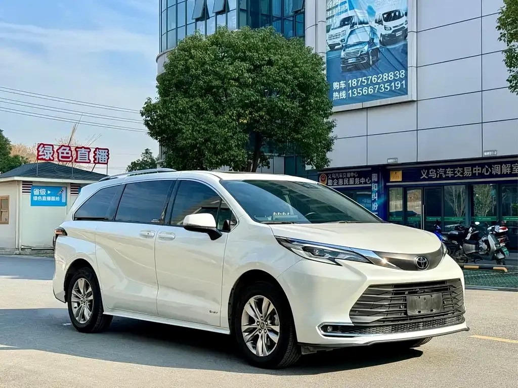 Toyota Sienna 2024 из CN, фото 10