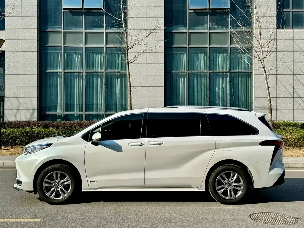 Toyota Sienna 2024 из CN, фото 8