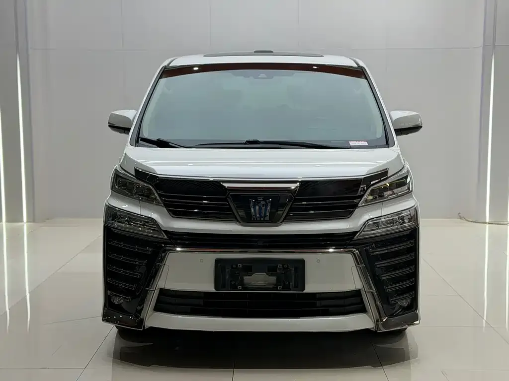 Toyota Vellfire 2023 из CN, фото 1