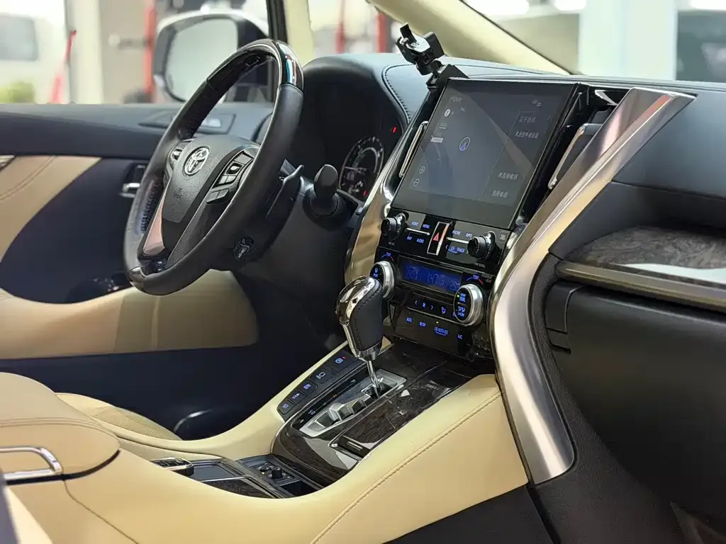 Toyota Vellfire 2023 из CN, фото 8