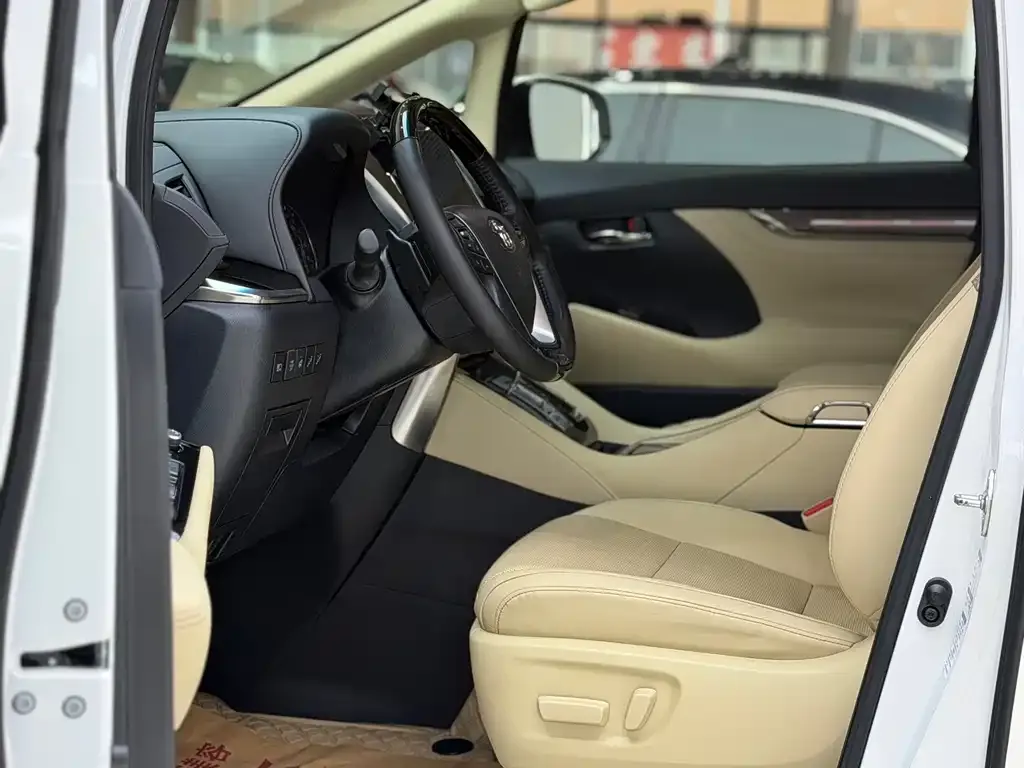 Toyota Vellfire 2023 из CN, фото 3
