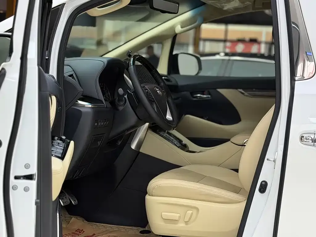 Toyota Vellfire 2023 из CN, фото 7