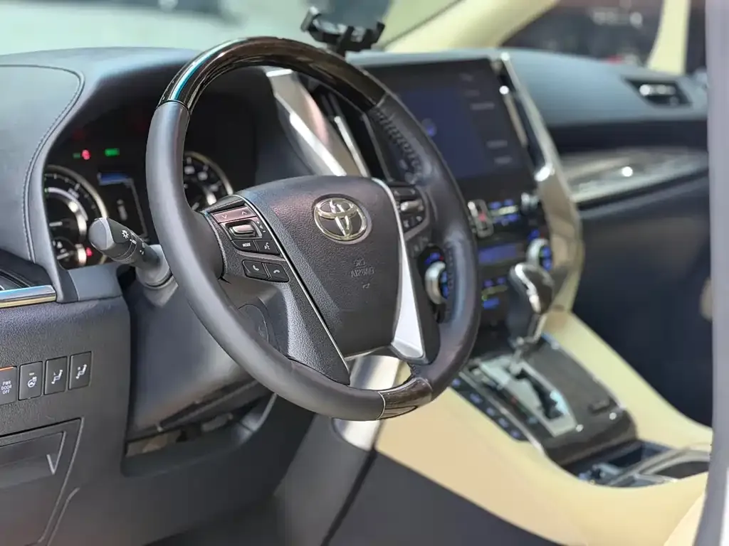Toyota Vellfire 2023 из CN, фото 2
