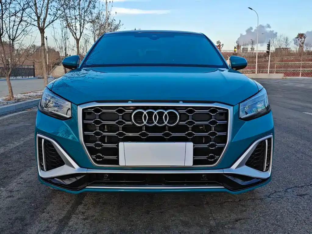 Audi Q2L 2023 из CN, фото 2