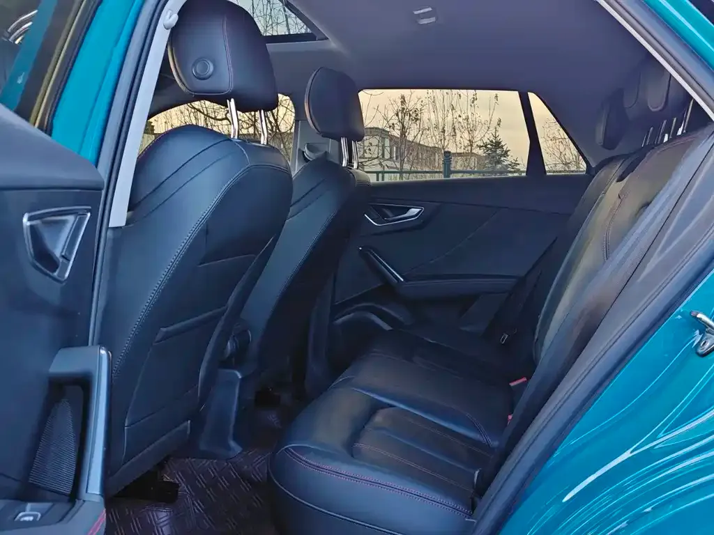 Audi Q2L 2023 из CN, фото 5