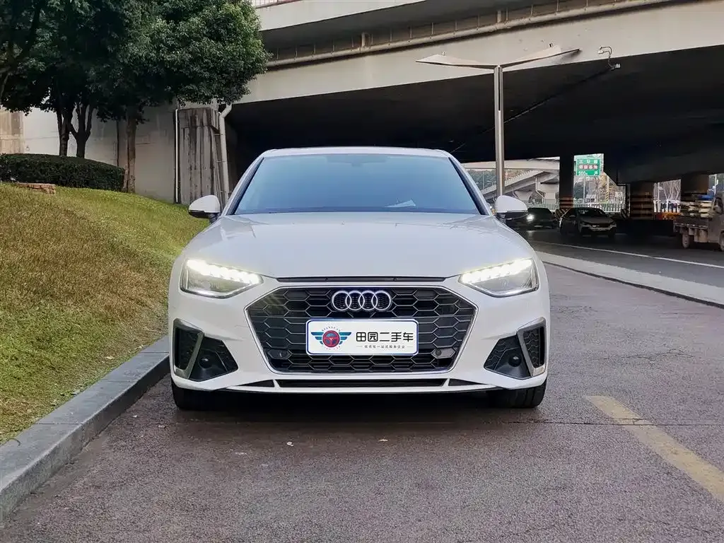 Audi A4L 2023 из CN, фото 2