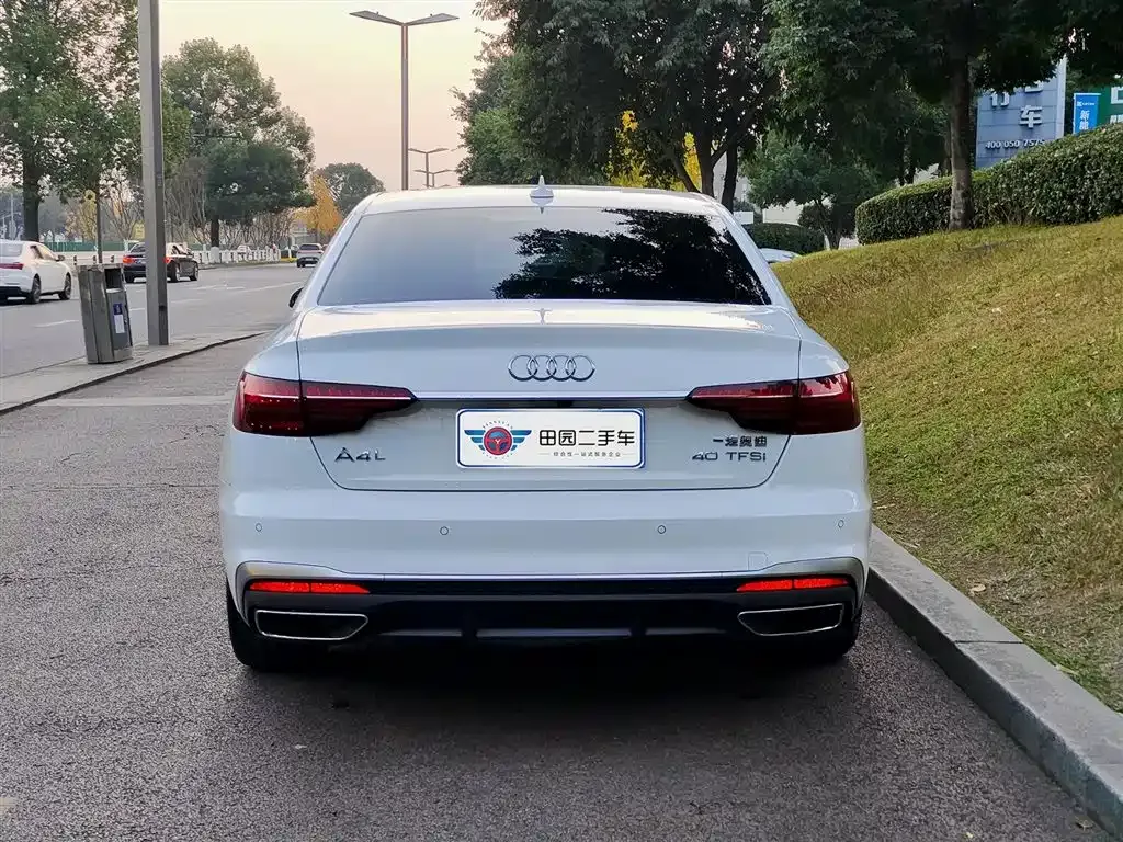 Audi A4L 2023 из CN, фото 8
