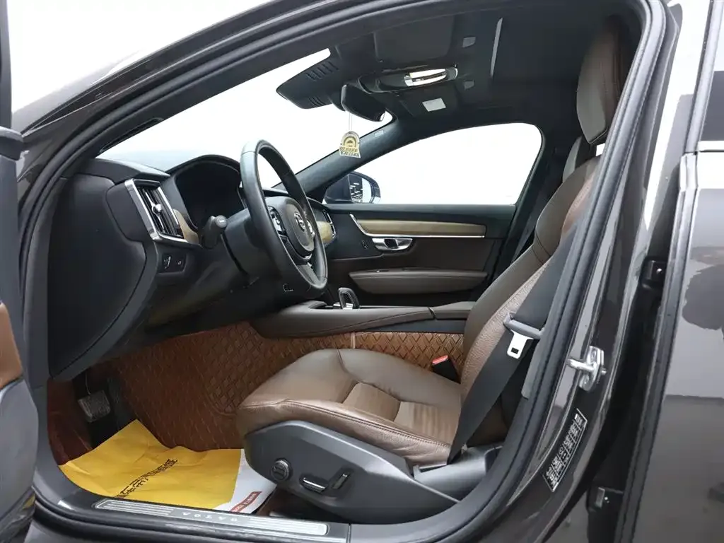 Volvo S90 2025 из CN, фото 8