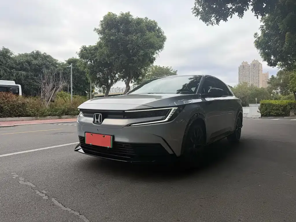 Honda e:NP2