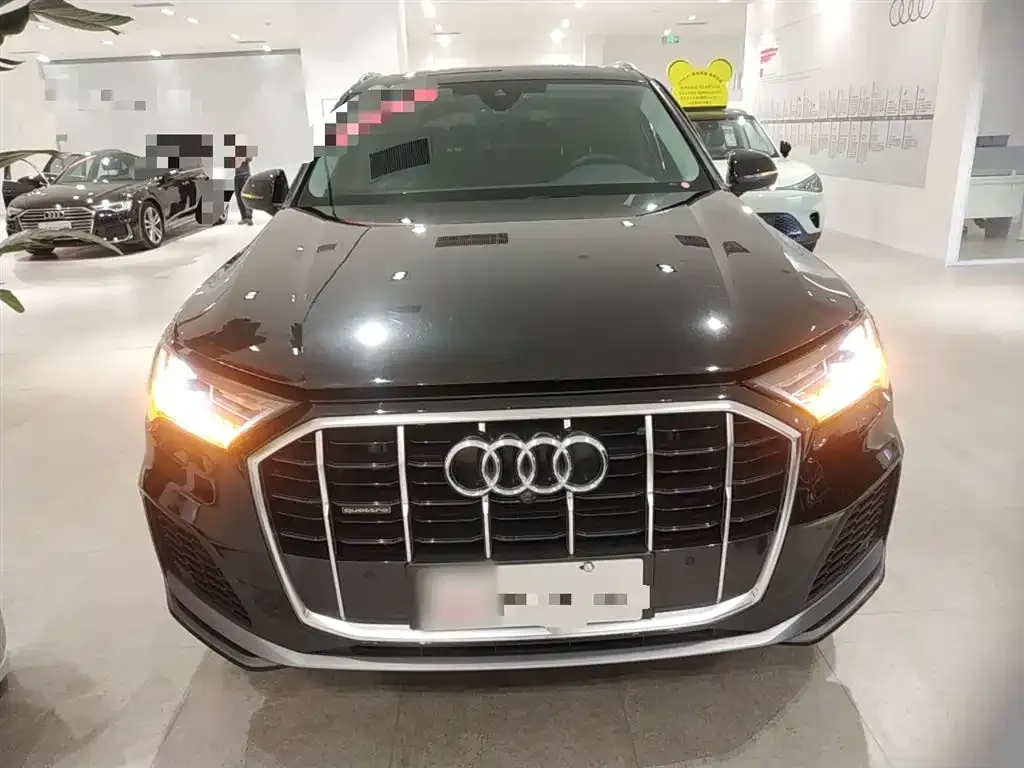 Audi Q7 2023 из CN, фото 3