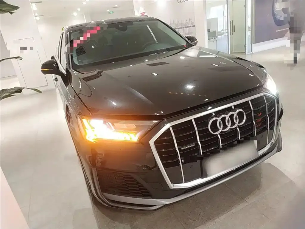 Audi Q7 2023 из CN, фото 8