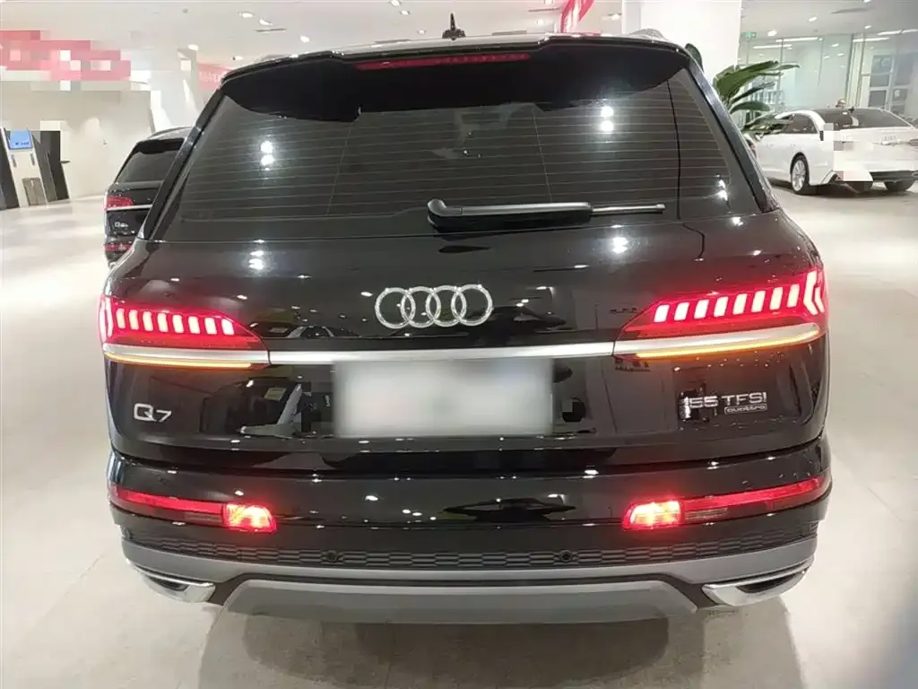 Audi Q7 2023 из CN, фото 4