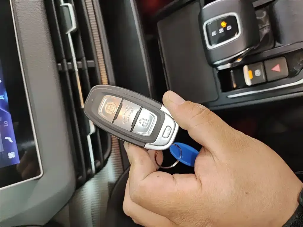 Hongqi E-QM5 2023 из CN, фото 9