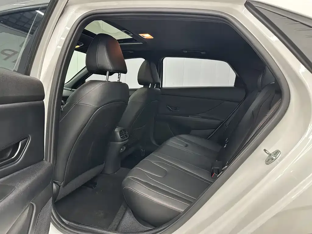 [object Object] Elantra 2023 из CN, фото 5