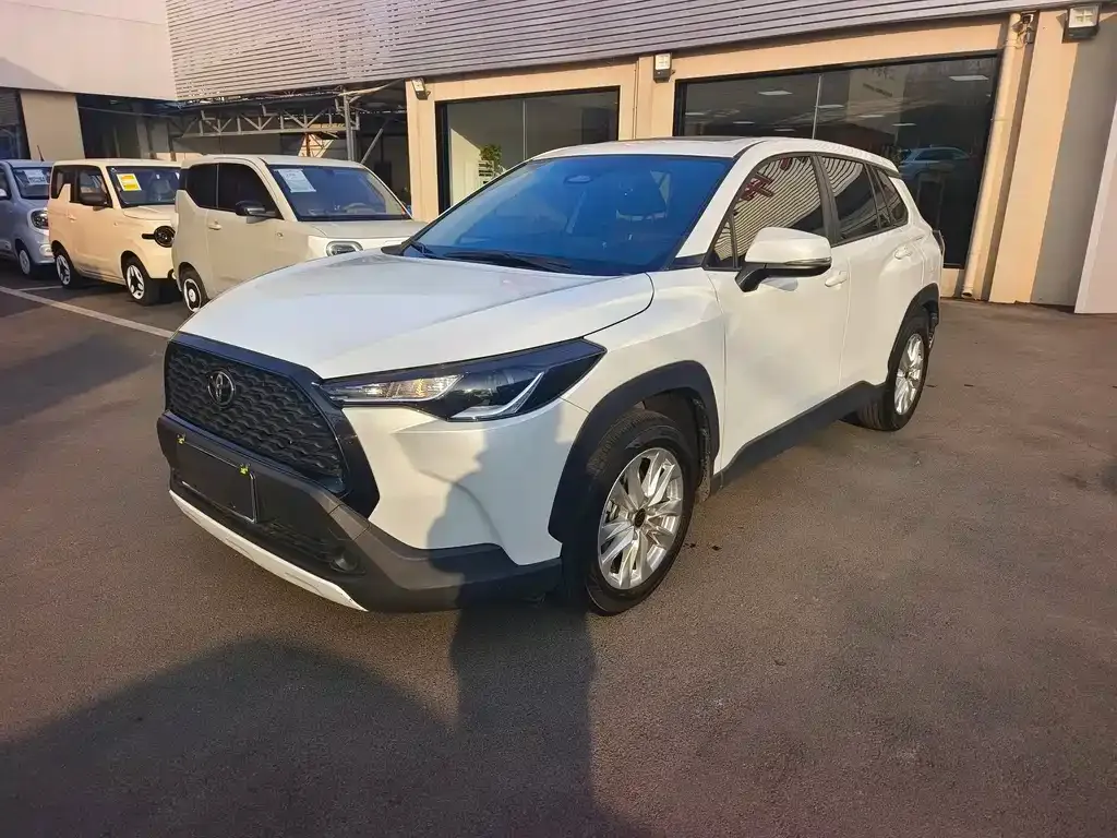 Toyota Corolla Cross 2023 из CN, фото 1