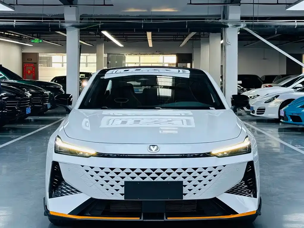 Changan UNI-V 2024 из CN, фото 2