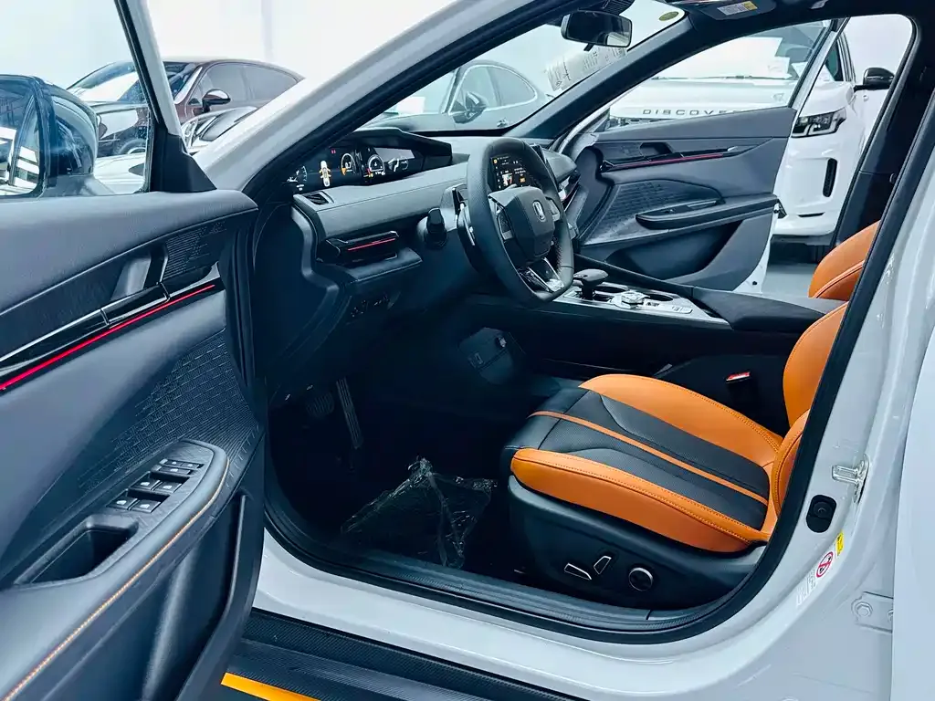 Changan UNI-V 2024 из CN, фото 4