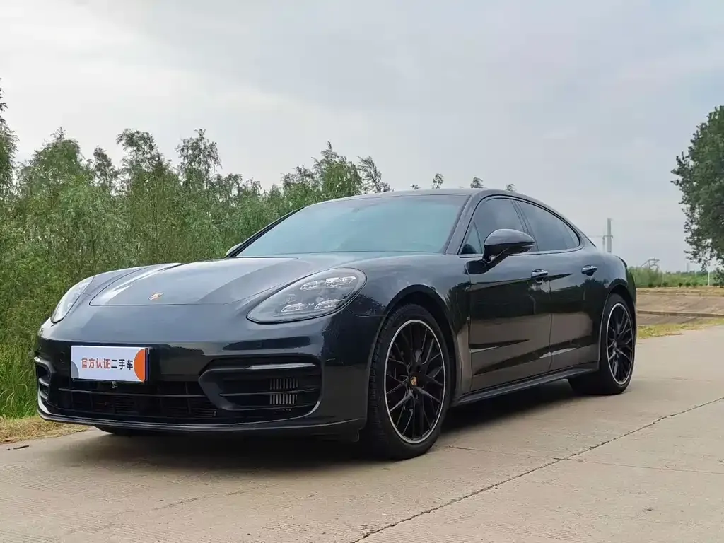 Porsche Panamera — фото 1