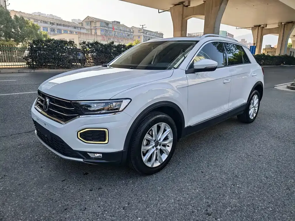 Volkswagen T-Roc 2023 из CN, фото 1