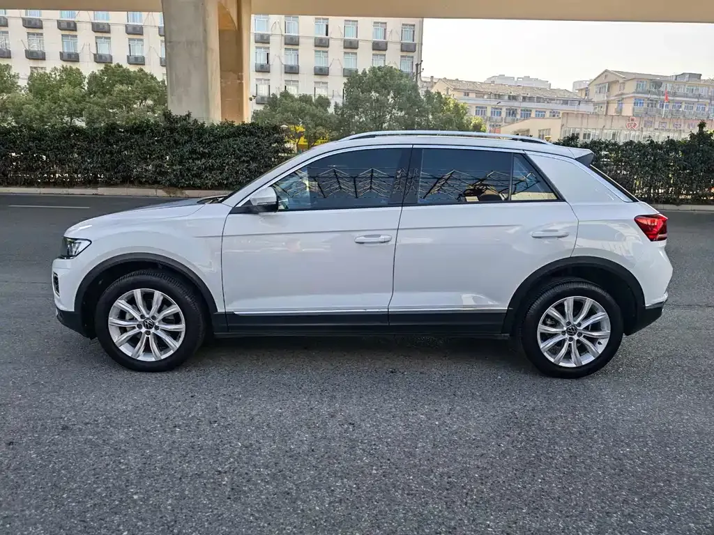 Volkswagen T-Roc 2023 из CN, фото 6