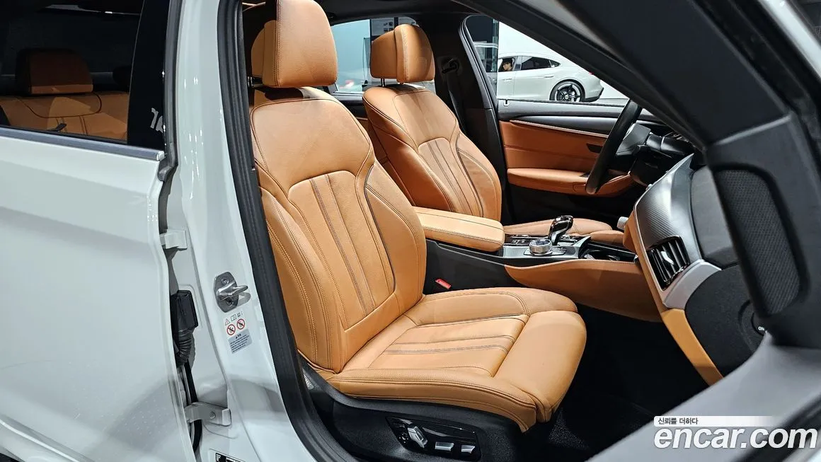 BMW 5-Series 2023 из KR, фото 8