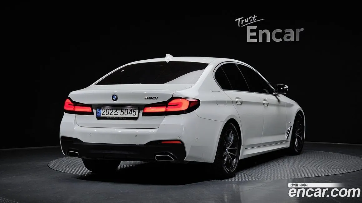 BMW 5-Series 2023 из KR, фото 2