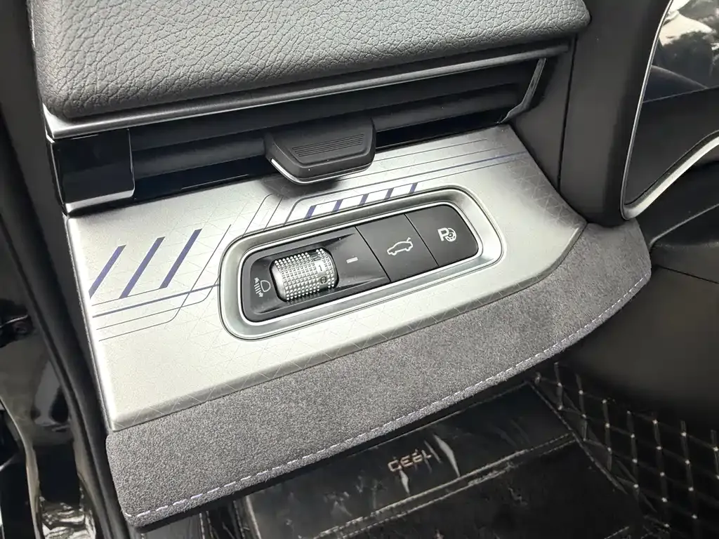 Geely Xingrui 2024 из CN, фото 5