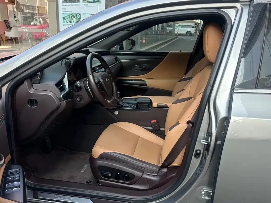 Lexus ES 2021 из CN, фото 10