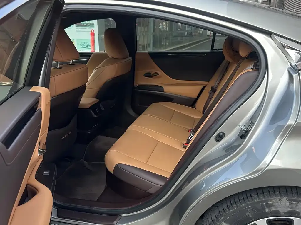 Lexus ES 2021 из CN, фото 6