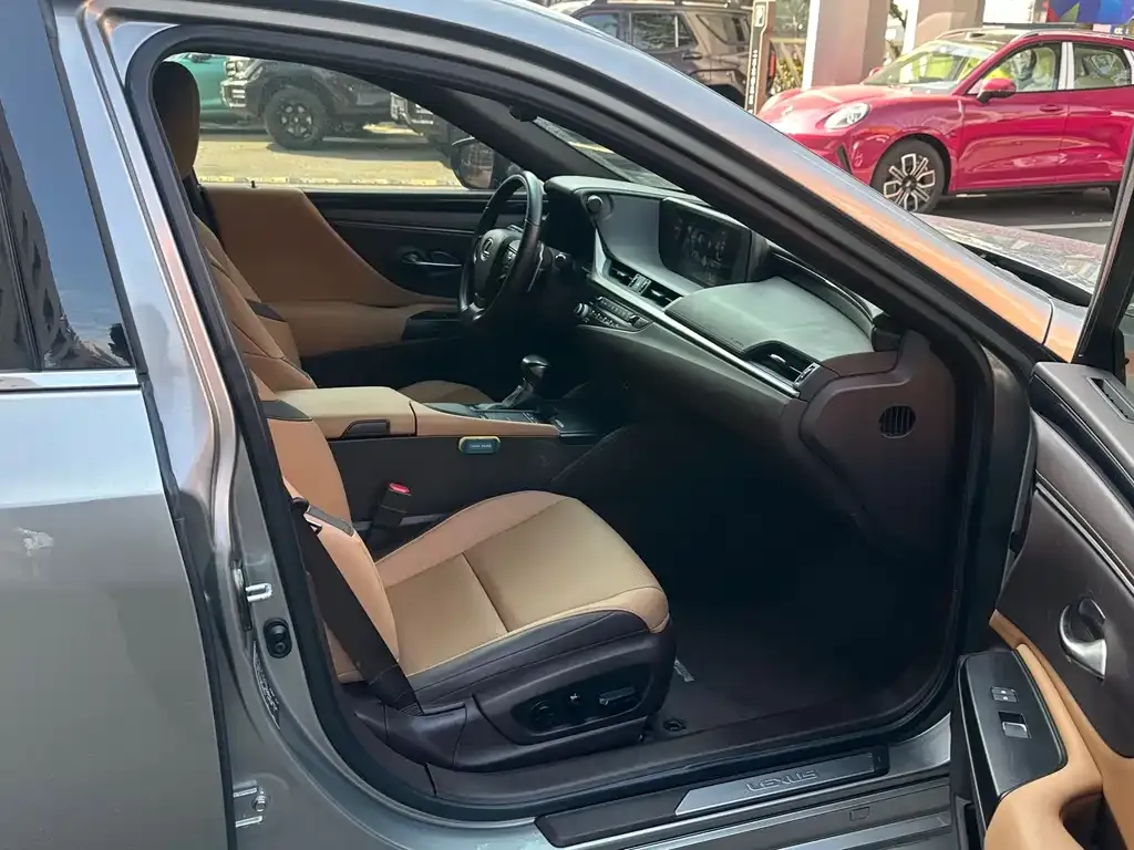 Lexus ES 2021 из CN, фото 5