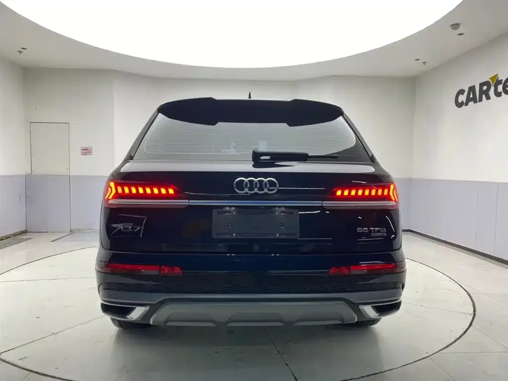 Audi Q7 — фото 7