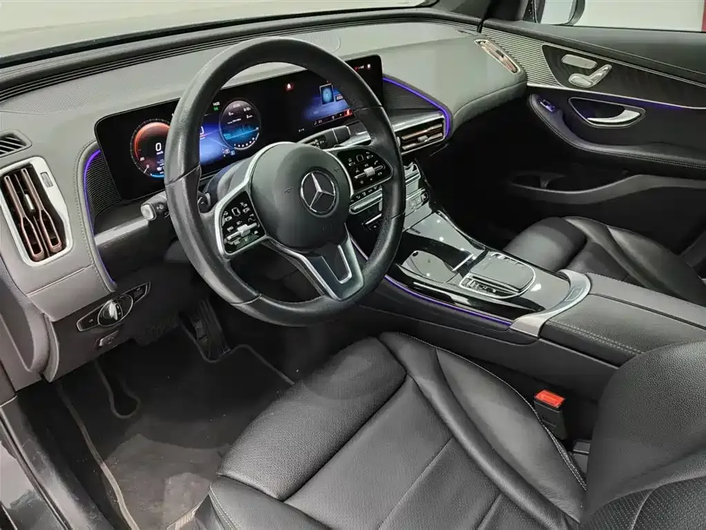 Mercedes-Benz EQC — фото 10