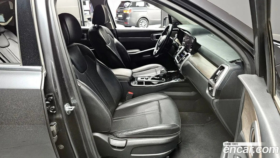 Kia Sorento — фото 10