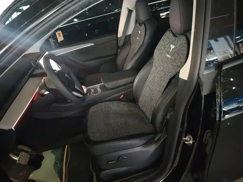 Tesla Model Y 2023 из CN, фото 8