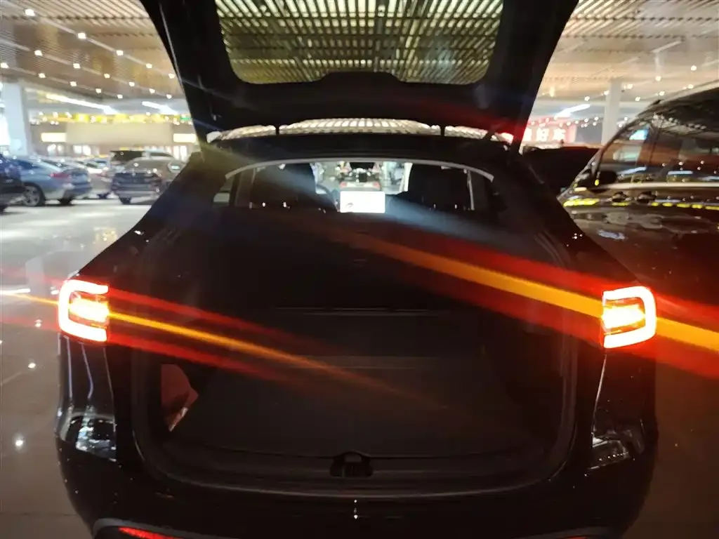 Tesla Model Y 2023 из CN, фото 9