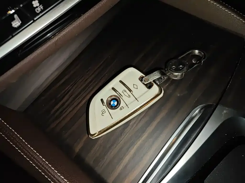 BMW 5 Series 2022 из CN, фото 3