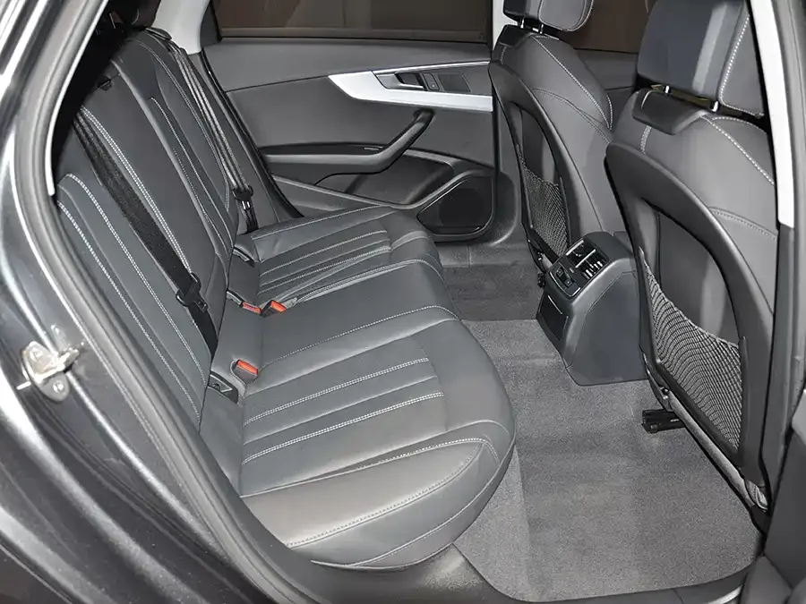 Audi A4L 2023 из CN, фото 9