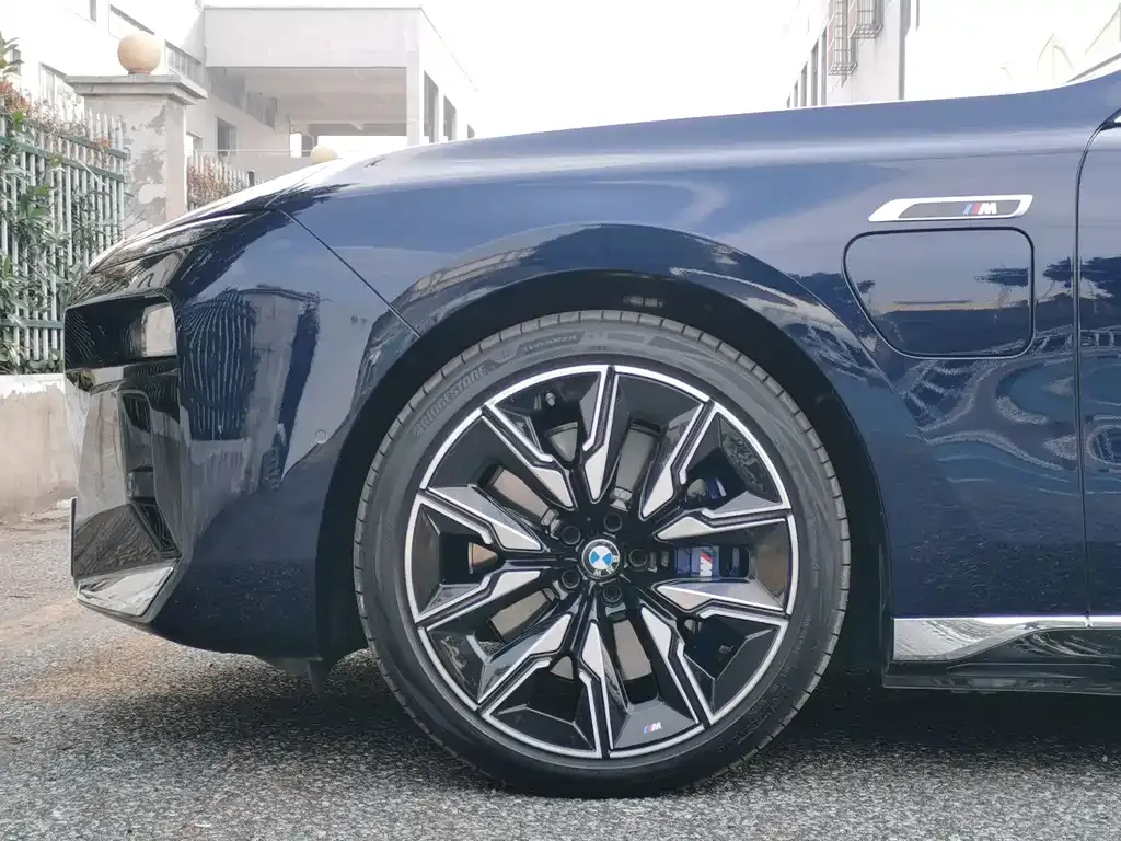 BMW M760Le 2025 из CN, фото 7