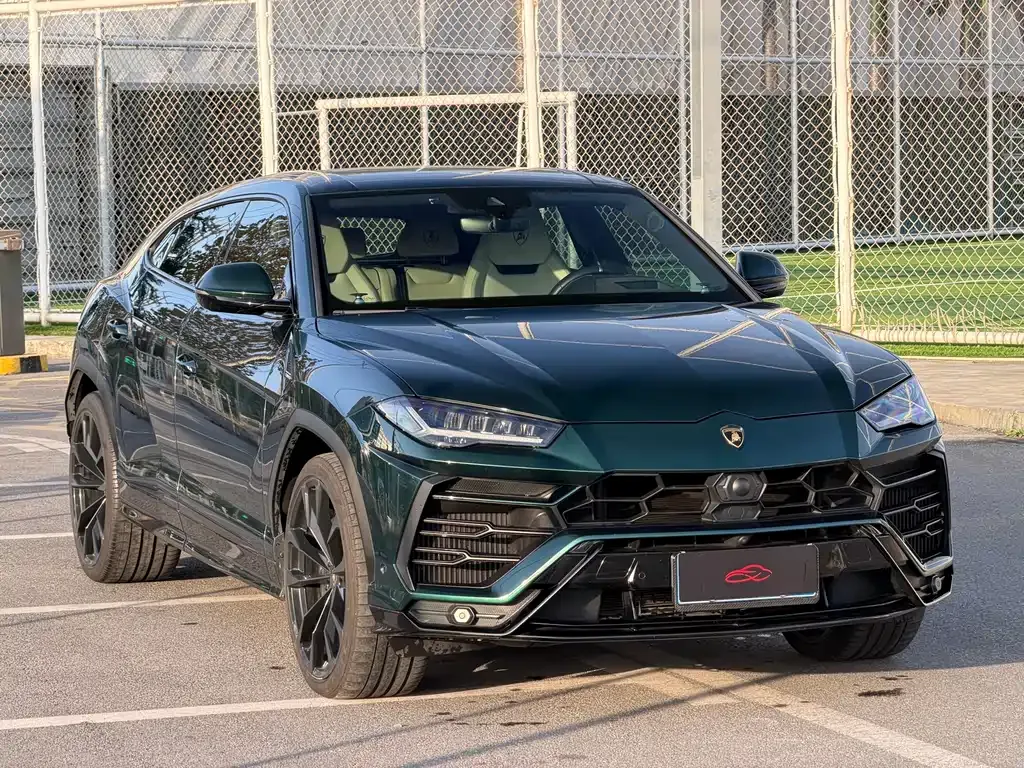 Lamborghini Urus — фото 10